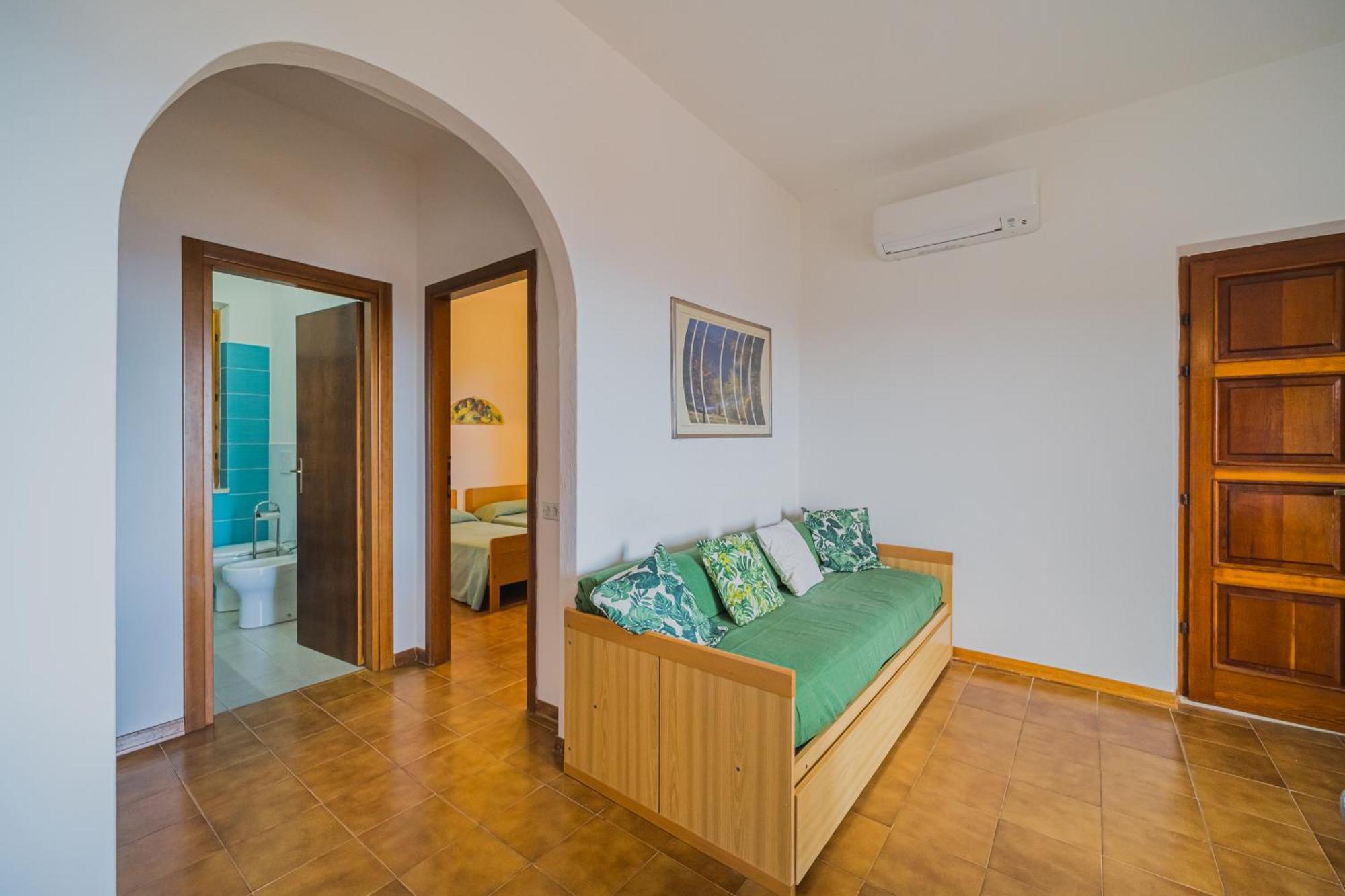 Appartamenti Casa Sant'Andrea - Goelba ภายนอก รูปภาพ